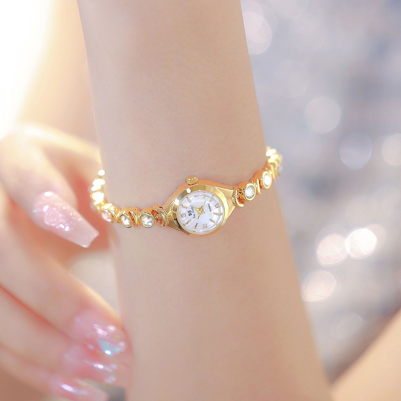Luxury Watch List - السيدات مشاهدة ضوء قائمة العلامات التجارية