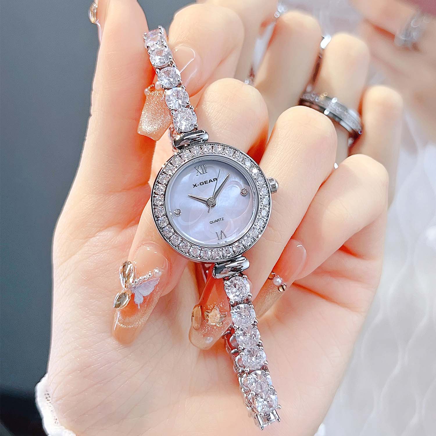 Luxury X I Watch - ساعة نسائية من X-GEAR Fashion مرصعة