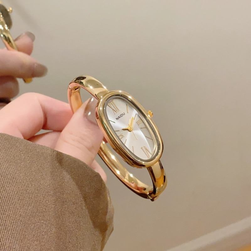 Luxury Watch Gold - ساعة يد نسائية فاخرة بتصميم روماني،