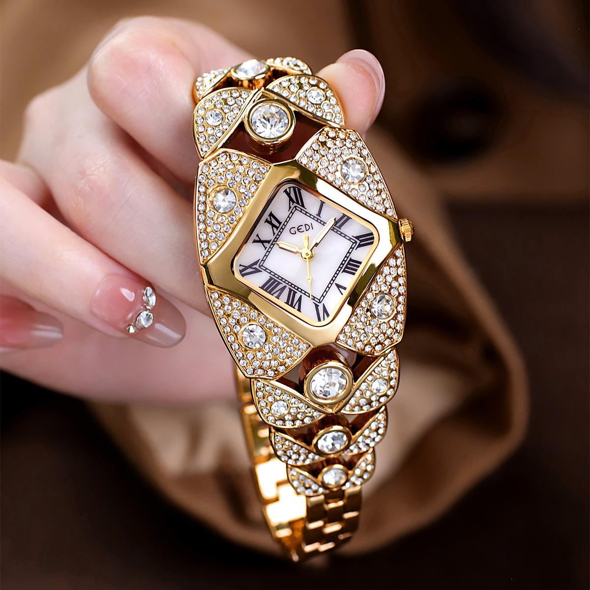 ساعة نسائية عصرية UTHAI L008،  - مراجعة Luxury Watch Gold وسعره