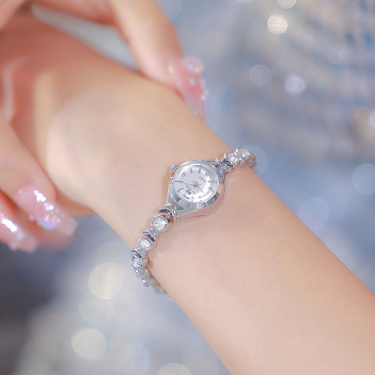 السيدات مشاهدة ضوء قائمة العلا - مراجعة Luxury Watch List وسعره