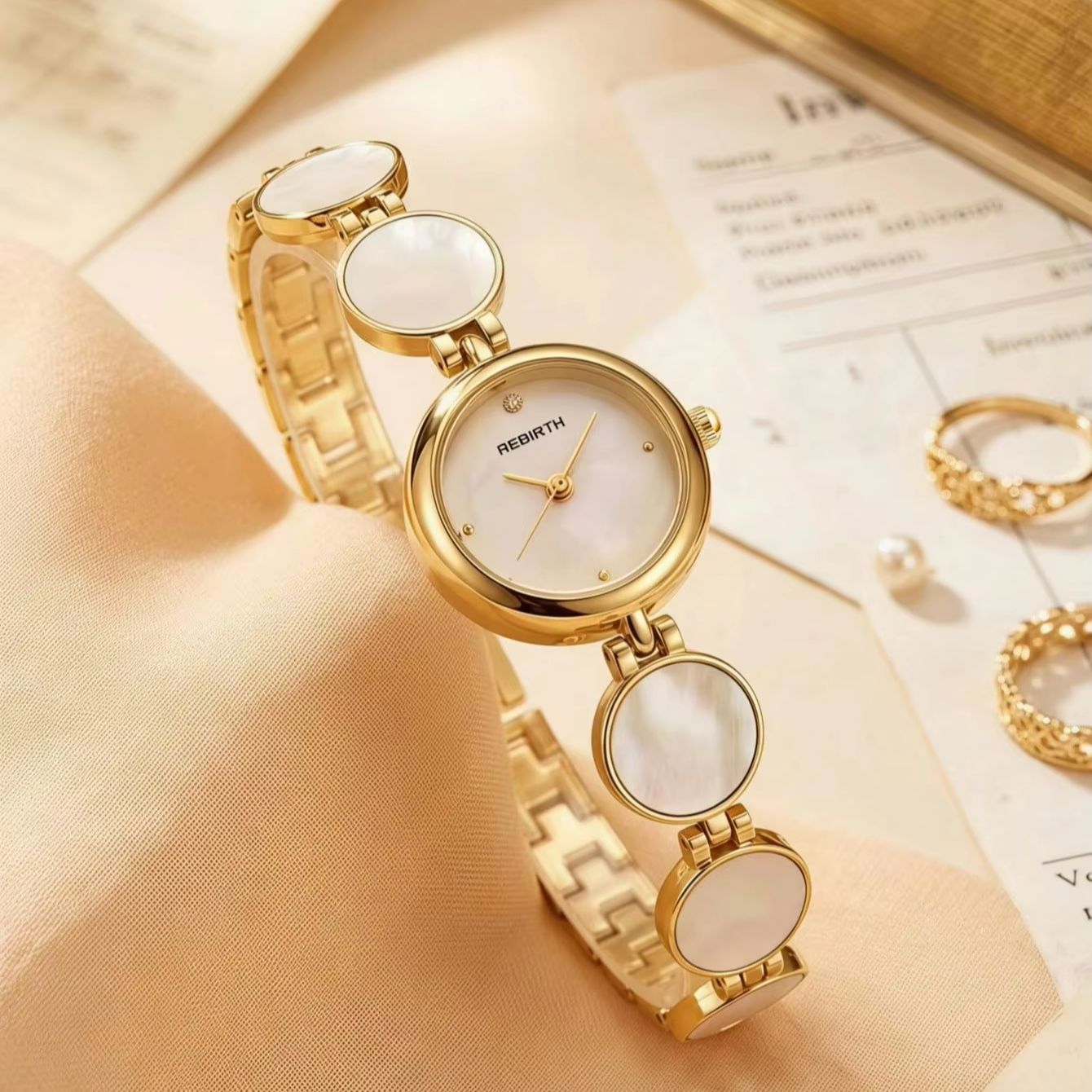 ساعة نسائية فاخرة بتصميم أنيق، - مراجعة Luxury Watch Diamond وسعره