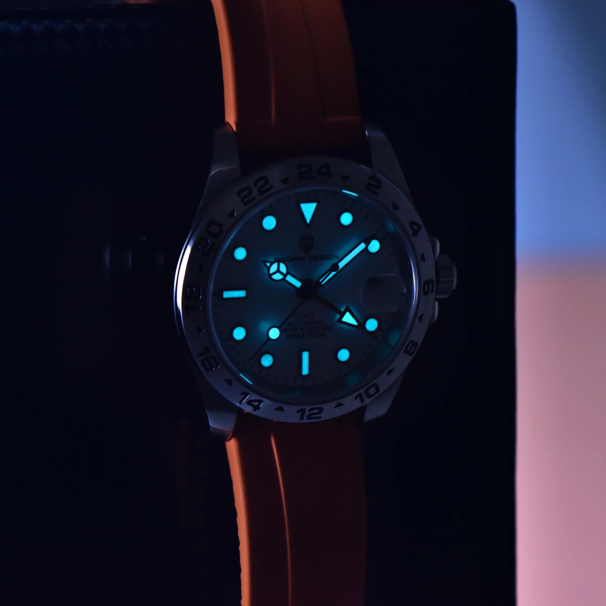 ساعة باجاني ديزاين DG5833 GMT  - مراجعة Luxury Watch La وسعره
