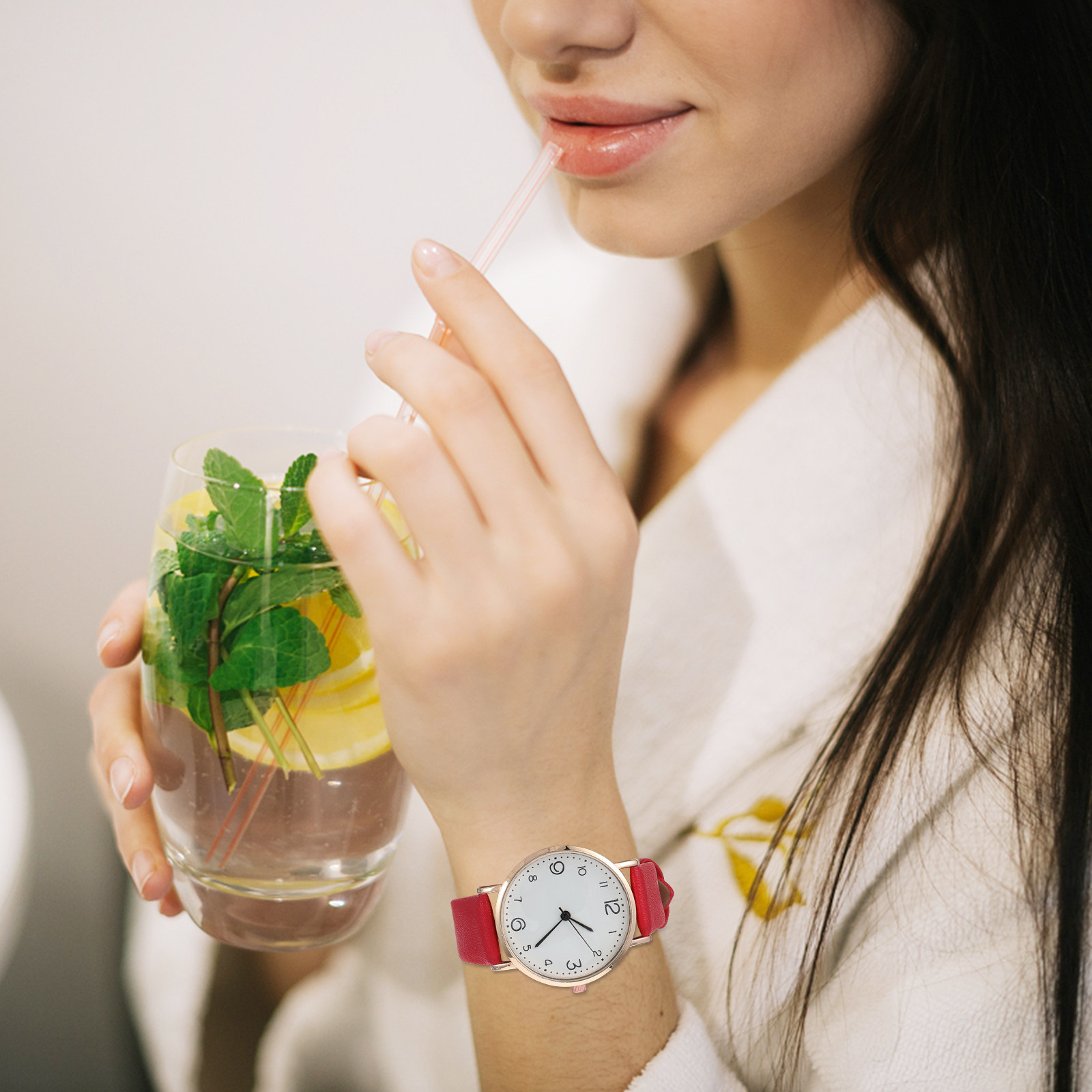 ساعة يد نسائية أنيقة بحزام، سا - مراجعة Luxury Watch White وسعره