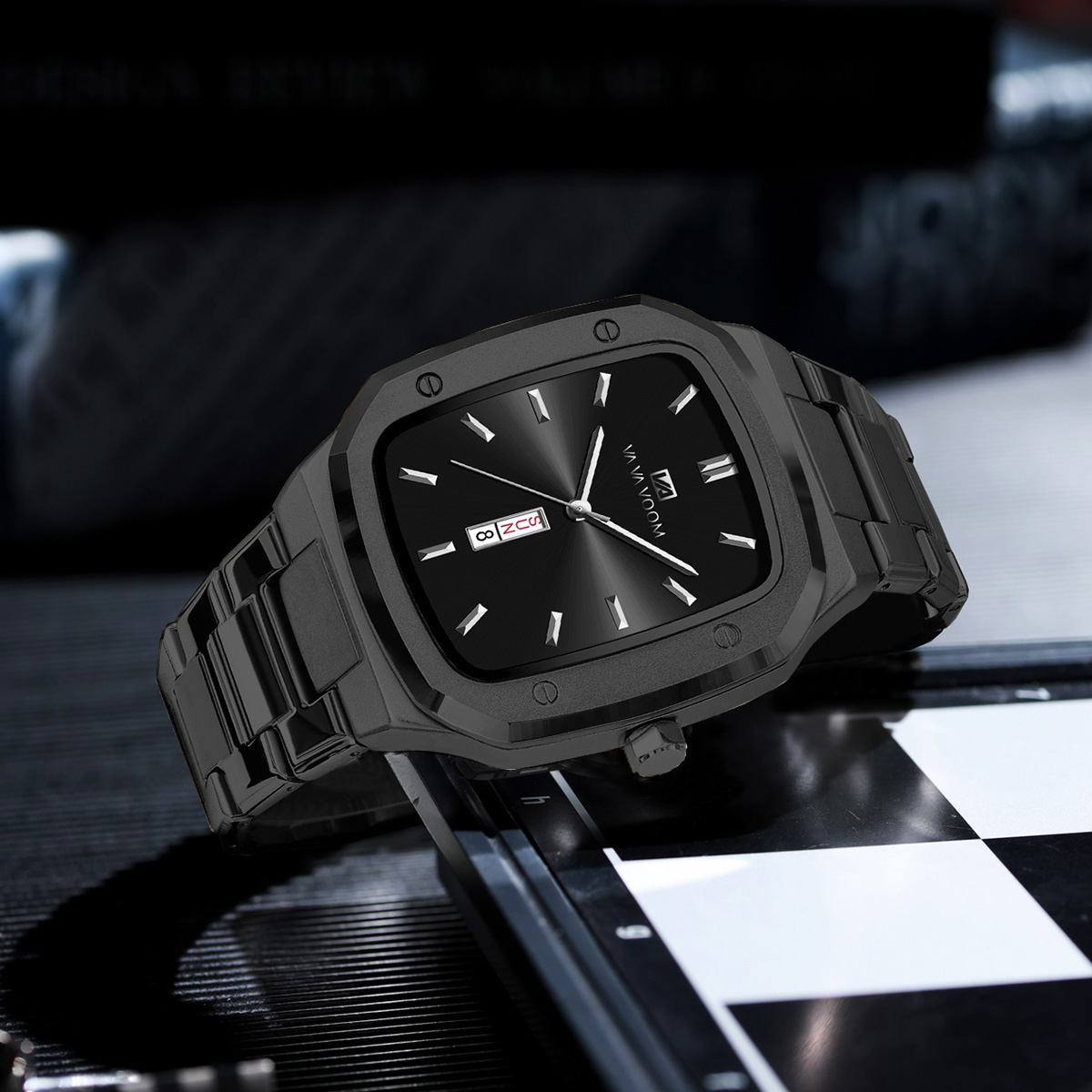 ساعة كوارتز جديدة للرجال بحركة - مراجعة Luxury Watch Magazine وسعره