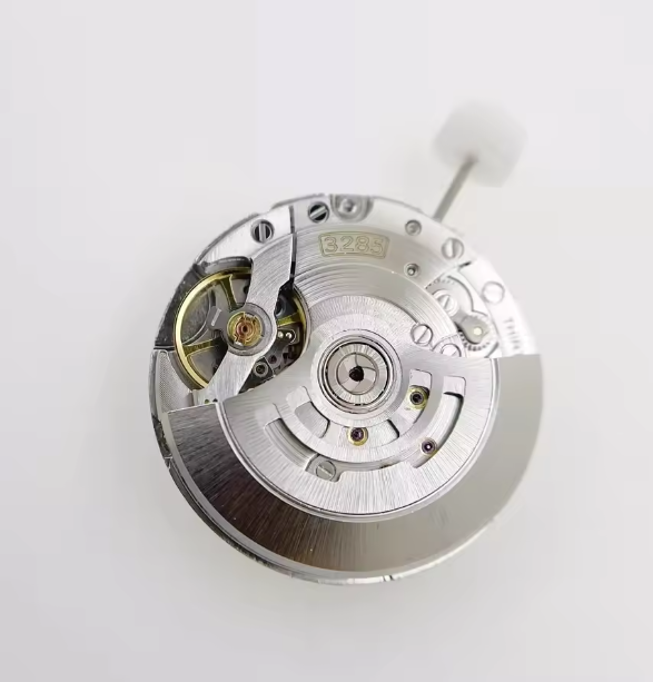 ساعة GMT جديدة للرجال بقطر 40  - مراجعة Luxury Watch La وسعره