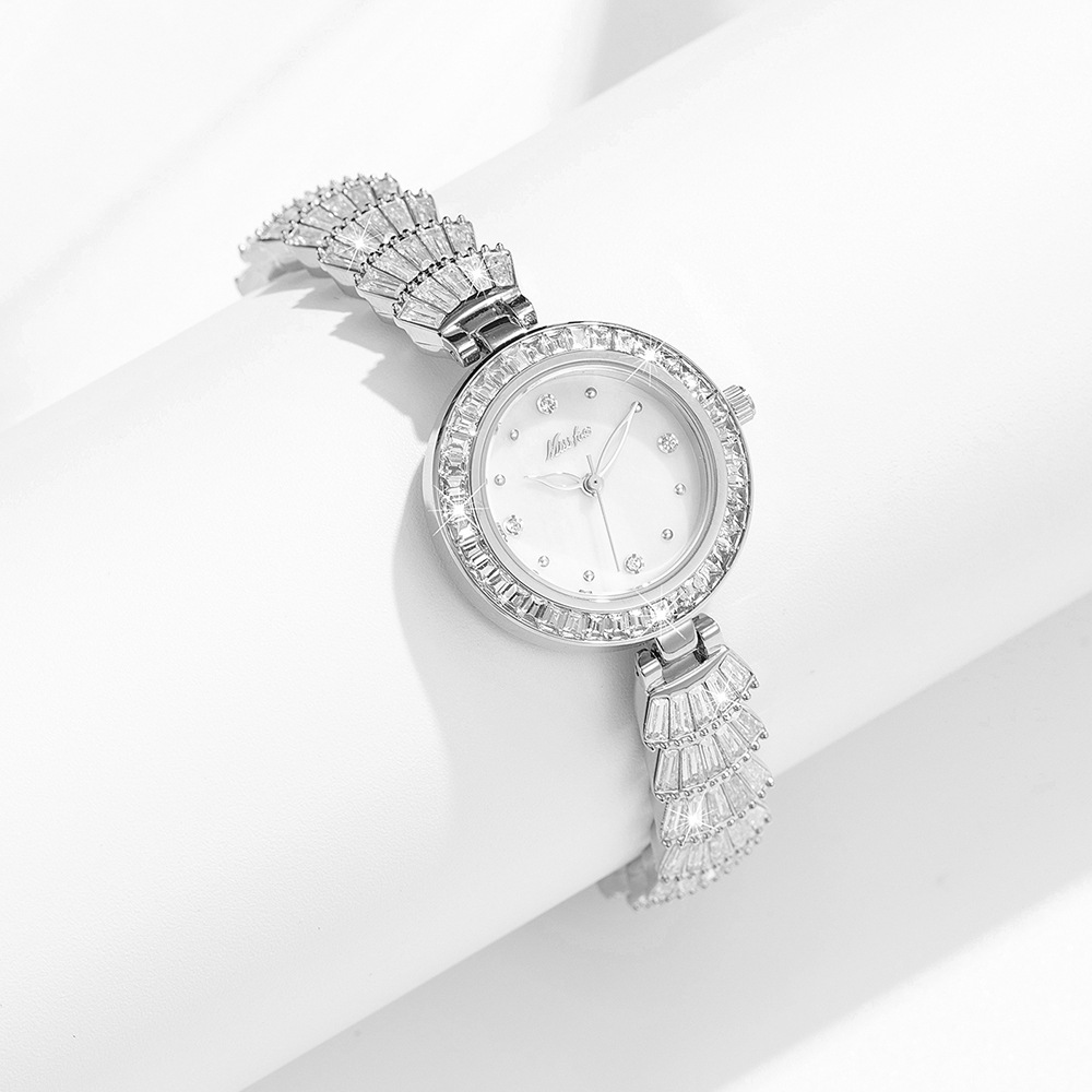 ساعة كوارتز فاخرة فرنسية خفيفة - مراجعة Luxury Watch Diamond وسعره