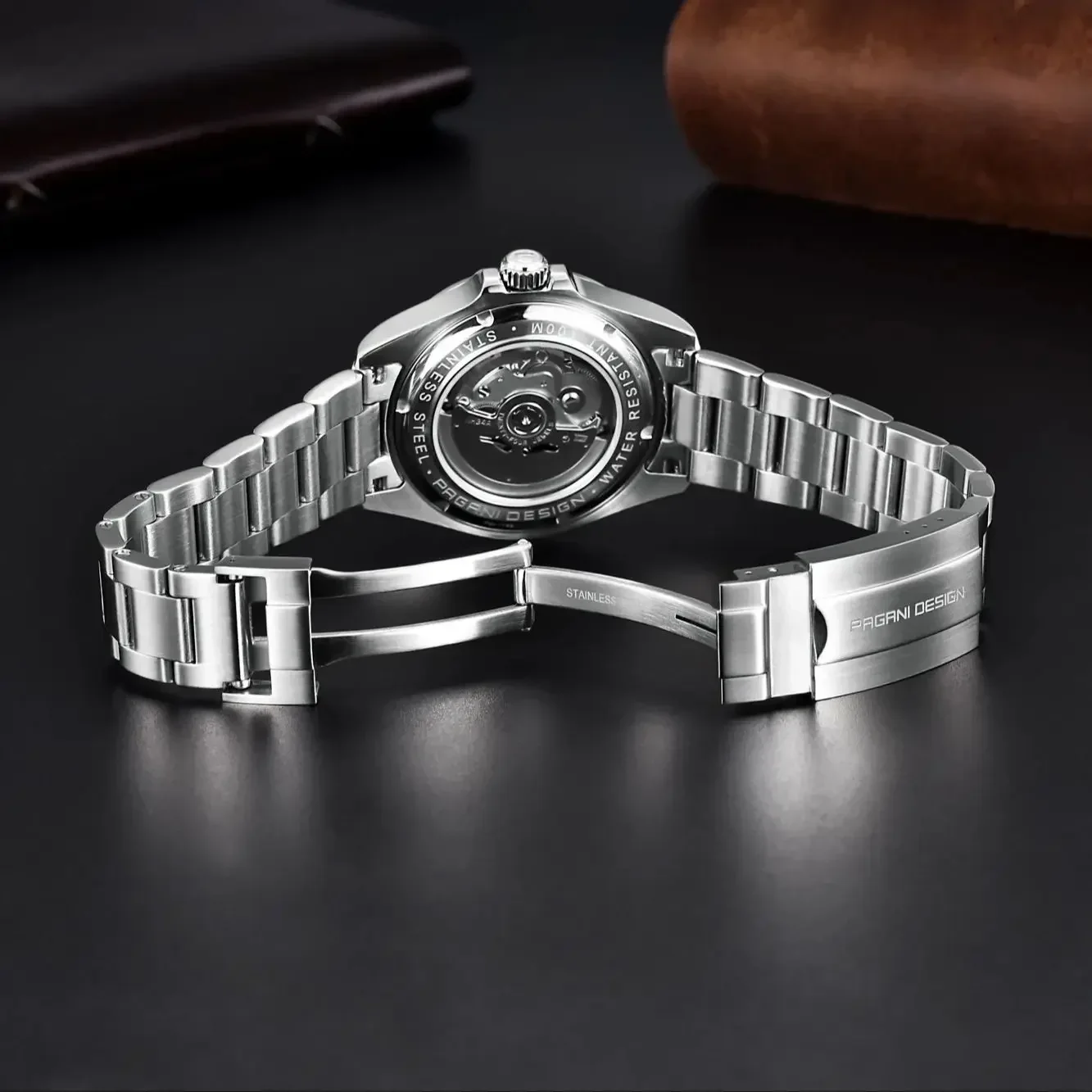 ساعة باجاني ديزاين DG5833 GMT  - مراجعة Luxury Watch La وسعره