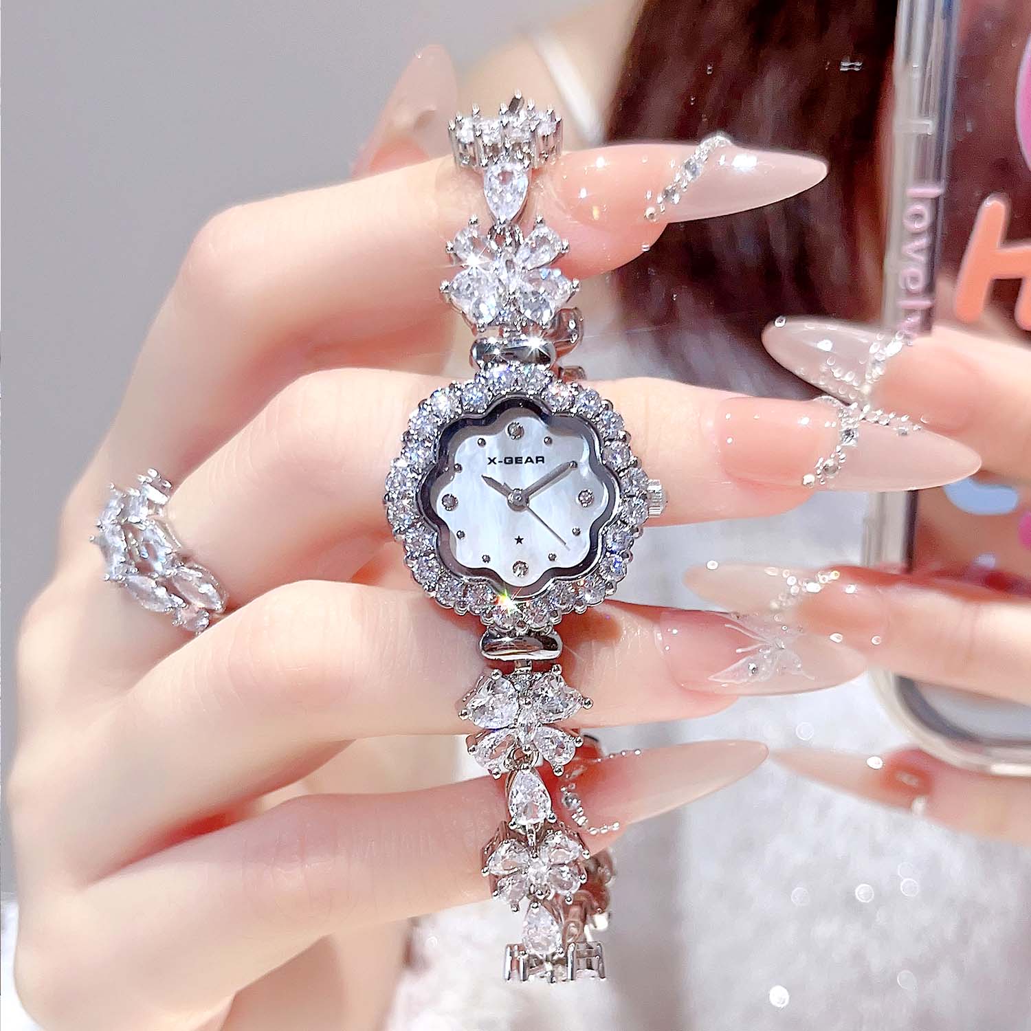 ساعة يد نسائية فاخرة X-GEAR عل - مراجعة Luxury X I Watch وسعره