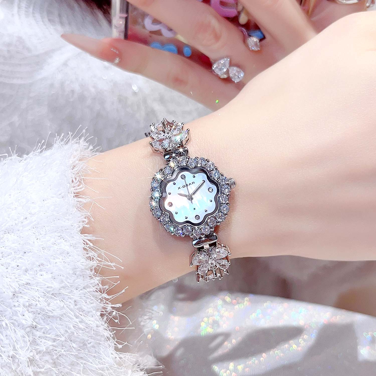 ساعة يد نسائية فاخرة X-GEAR عل - مراجعة Luxury X I Watch وسعره